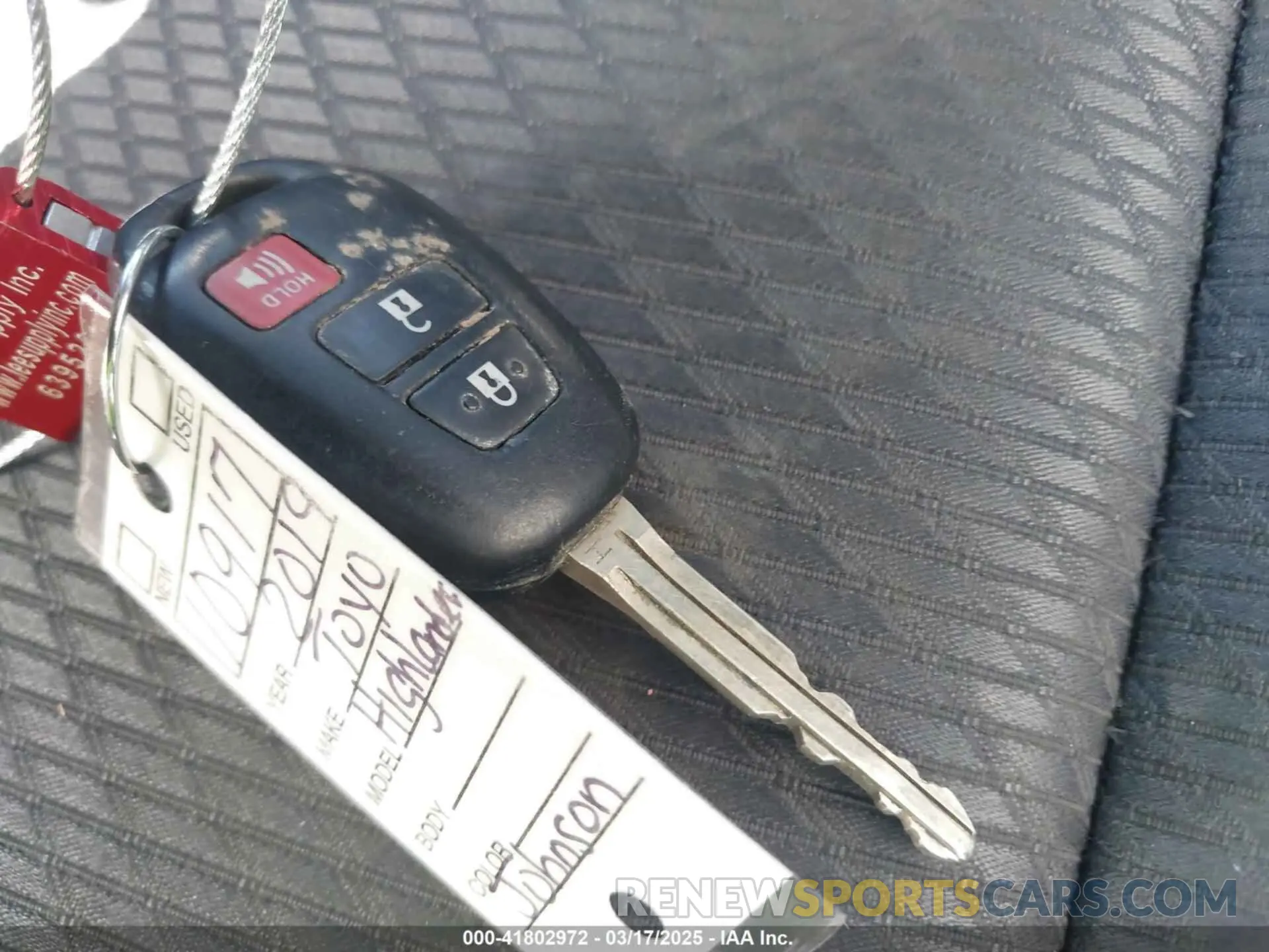 11 Photograph of a damaged car 5TDZARFH6KS043814 TOYOTA HIGHLANDER 2019