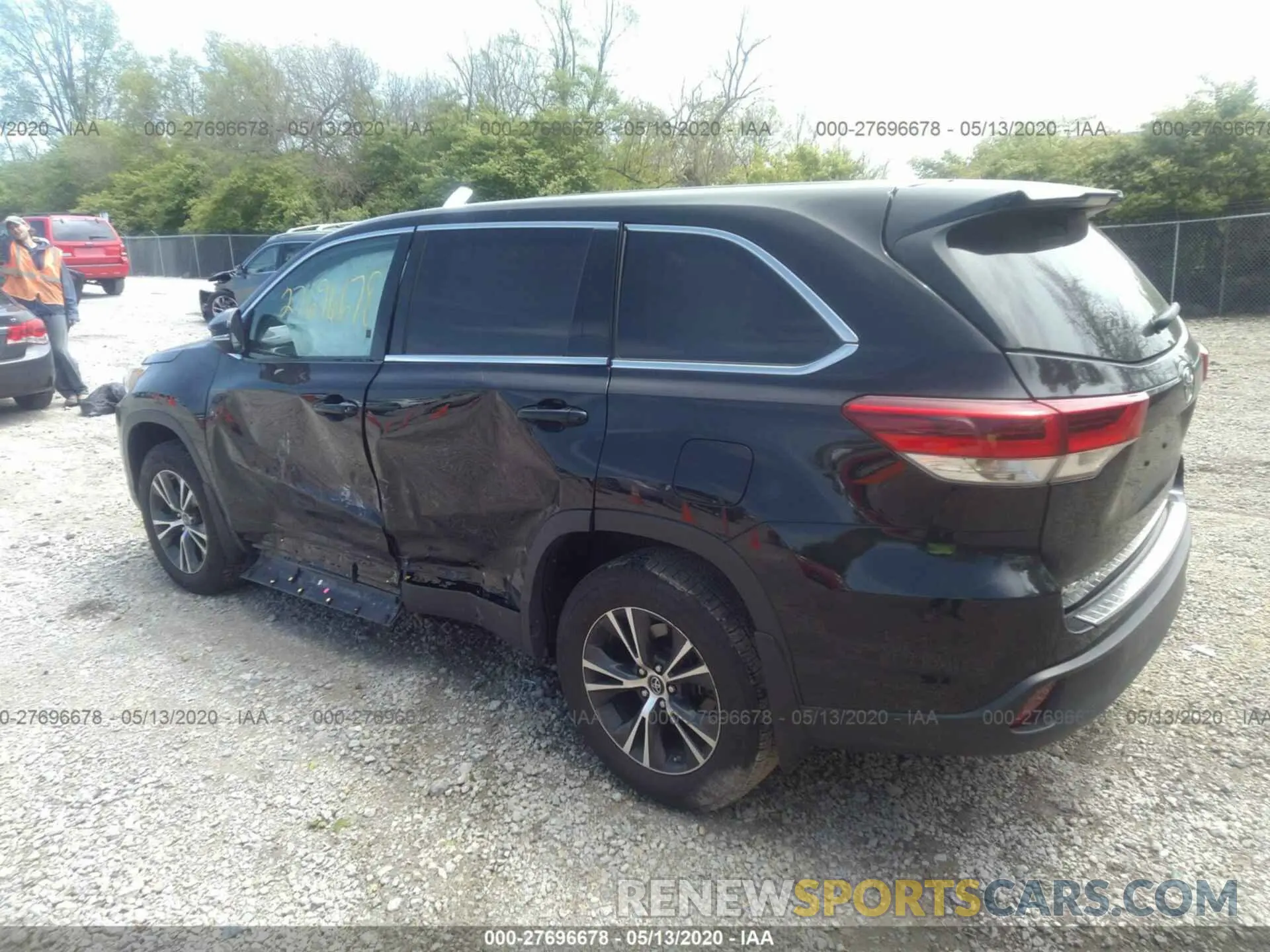 3 Photograph of a damaged car 5TDZARFH7KS047435 TOYOTA HIGHLANDER 2019