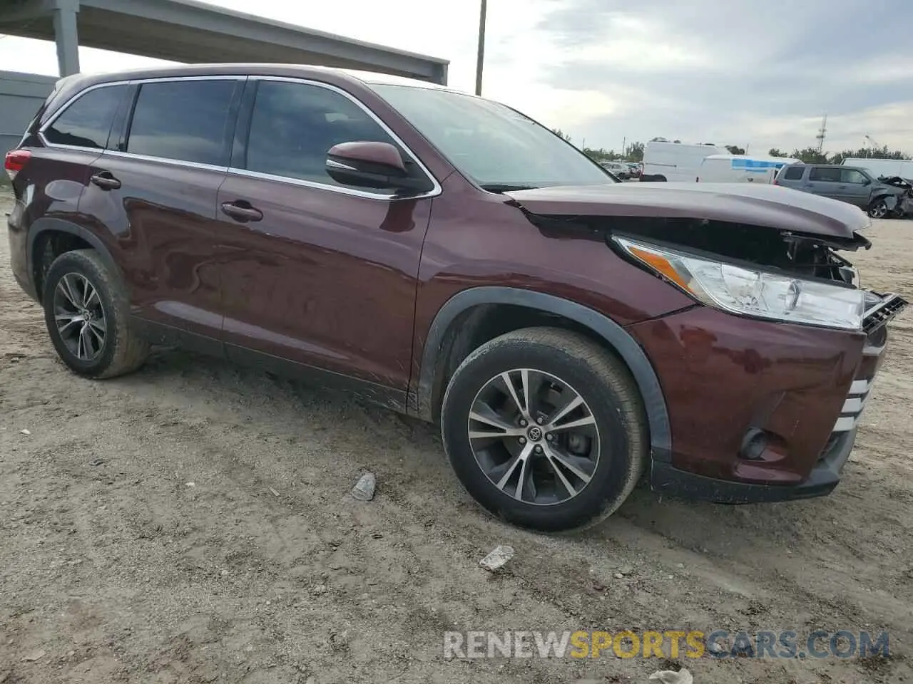 4 Photograph of a damaged car 5TDZARFH7KS056815 TOYOTA HIGHLANDER 2019