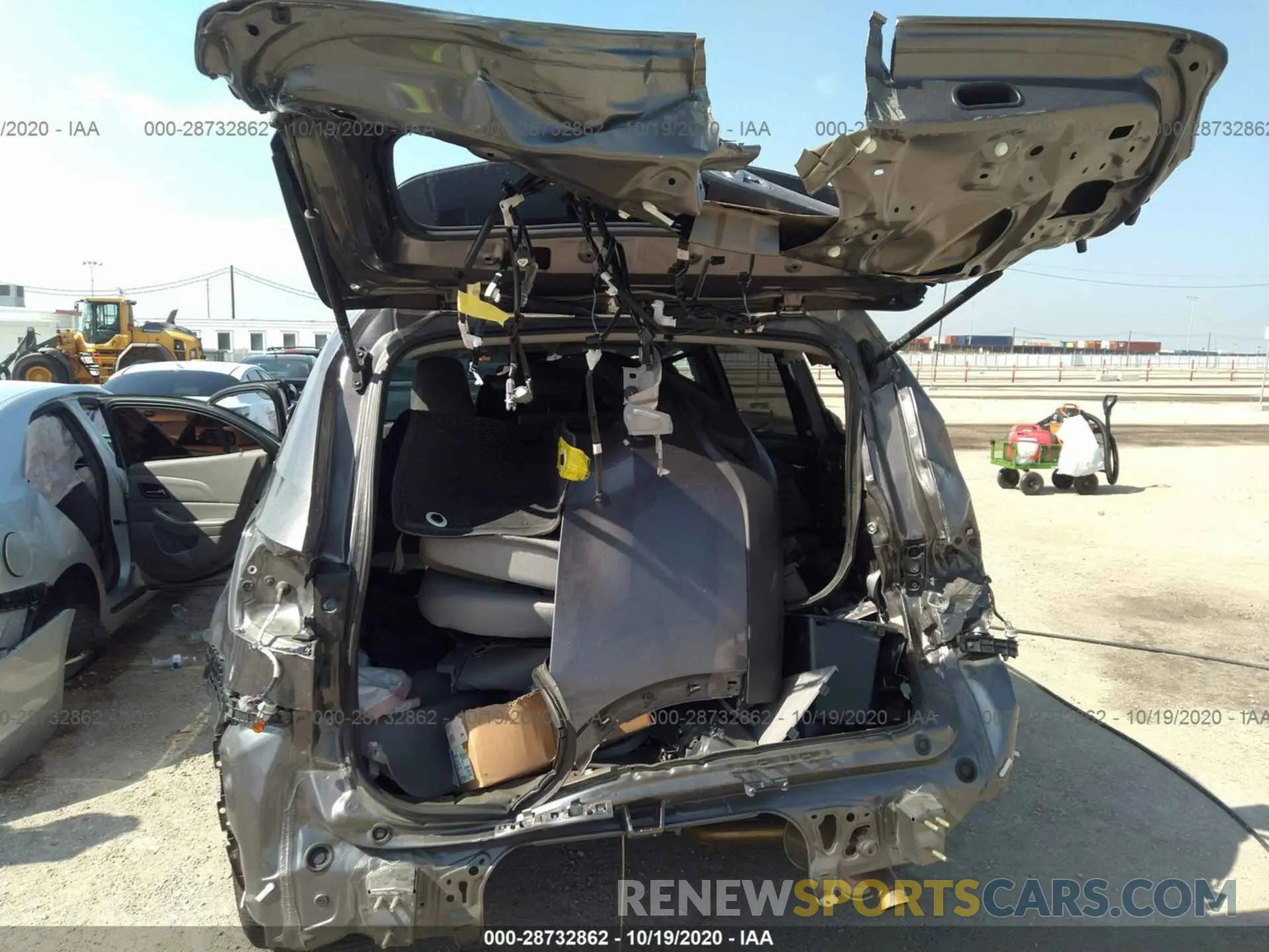 6 Photograph of a damaged car 5TDZARFH9KS049252 TOYOTA HIGHLANDER 2019