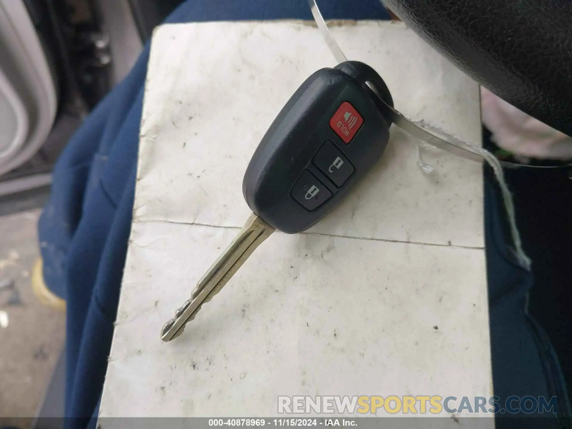 11 Photograph of a damaged car 5TDZARFHXKS056100 TOYOTA HIGHLANDER 2019