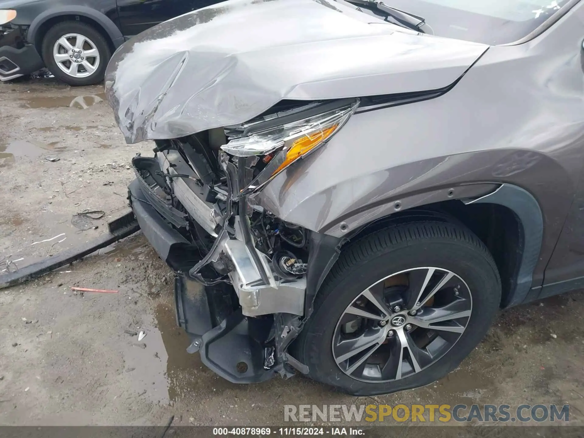 19 Photograph of a damaged car 5TDZARFHXKS056100 TOYOTA HIGHLANDER 2019