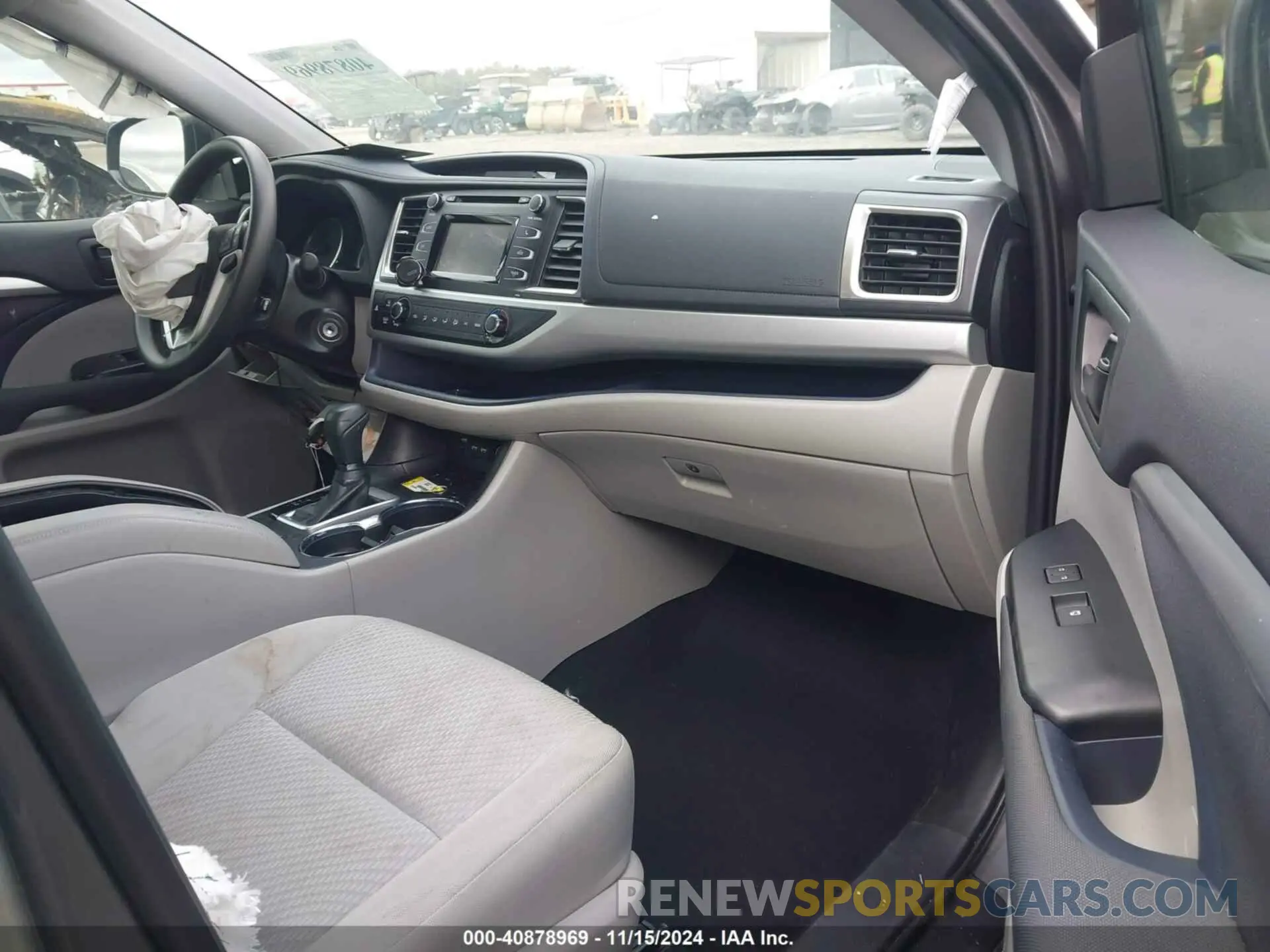5 Photograph of a damaged car 5TDZARFHXKS056100 TOYOTA HIGHLANDER 2019