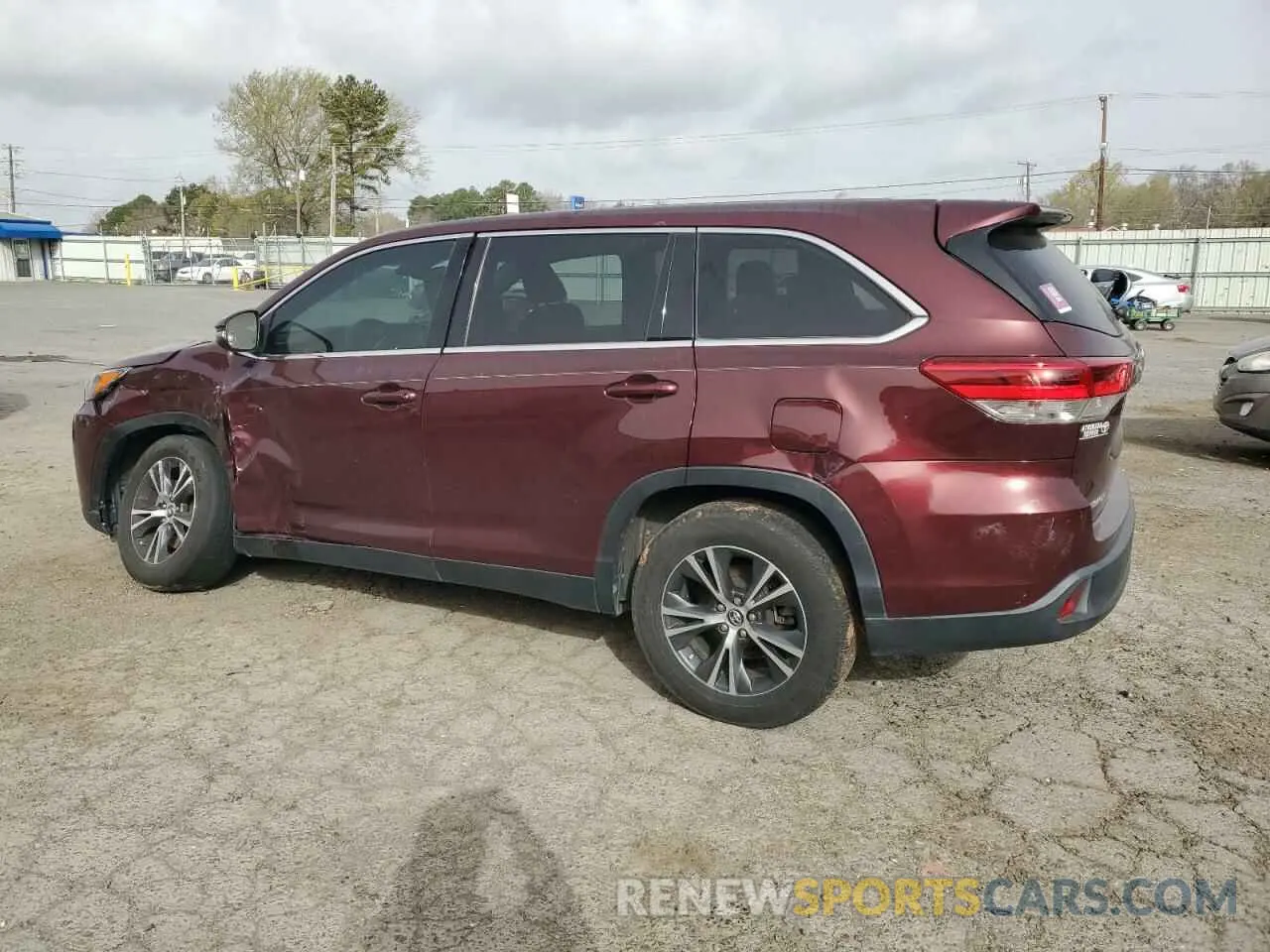 2 Photograph of a damaged car 5TDZZRFH0KS299133 TOYOTA HIGHLANDER 2019