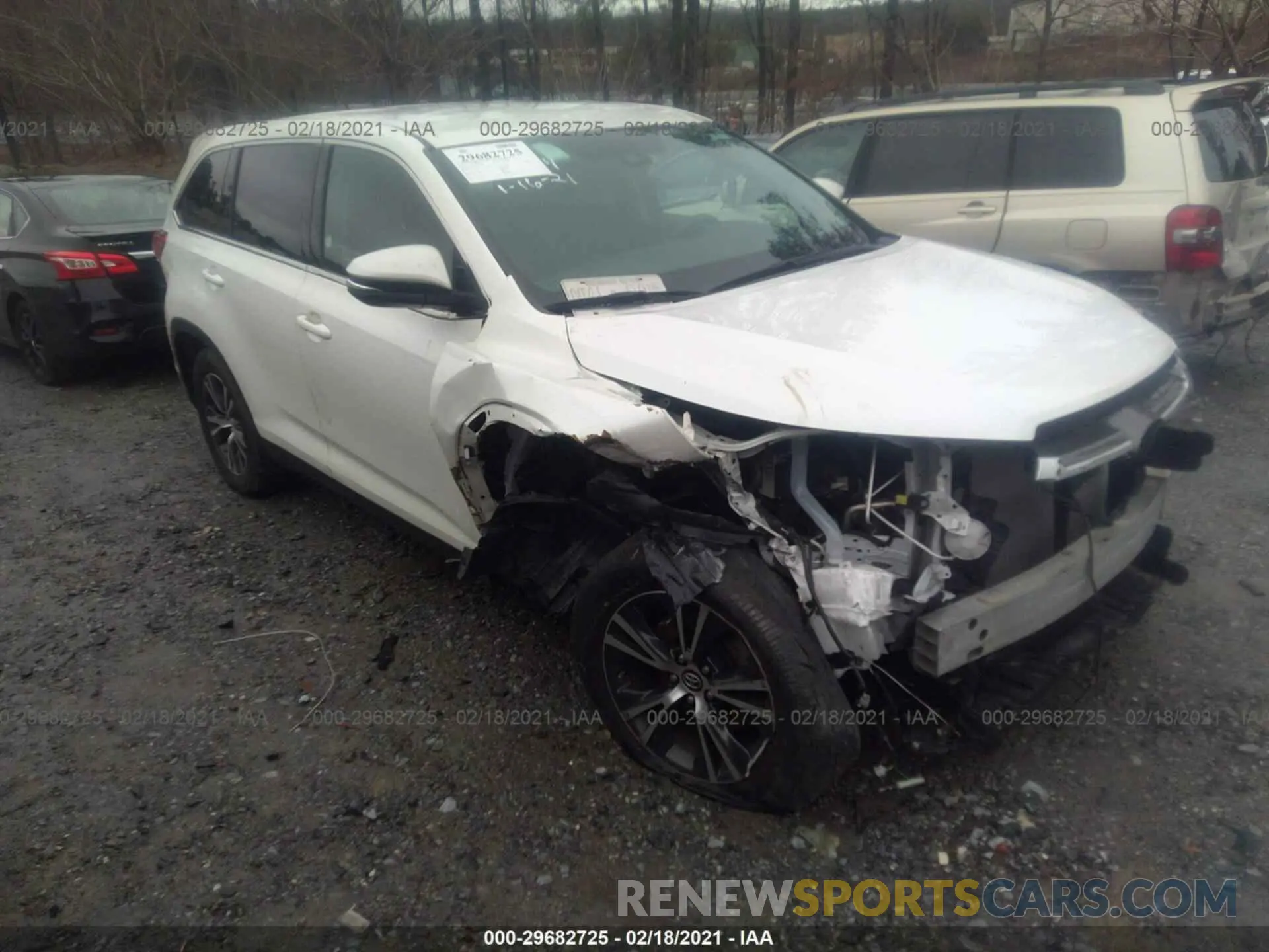 1 Photograph of a damaged car 5TDZZRFH0KS302855 TOYOTA HIGHLANDER 2019