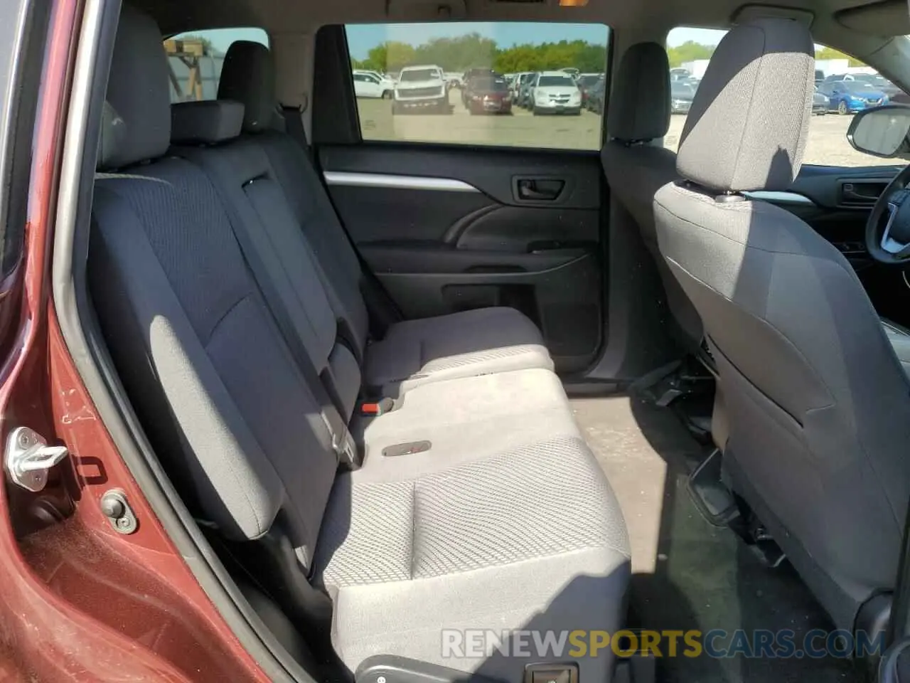 12 Фотография поврежденного автомобиля 5TDZZRFH0KS327965 TOYOTA HIGHLANDER 2019