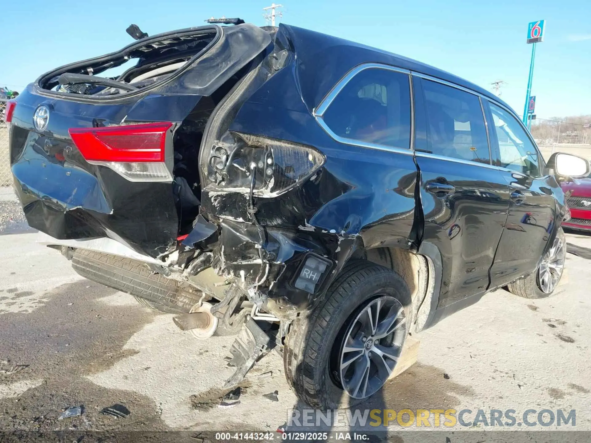 15 Photograph of a damaged car 5TDZZRFH0KS338531 TOYOTA HIGHLANDER 2019