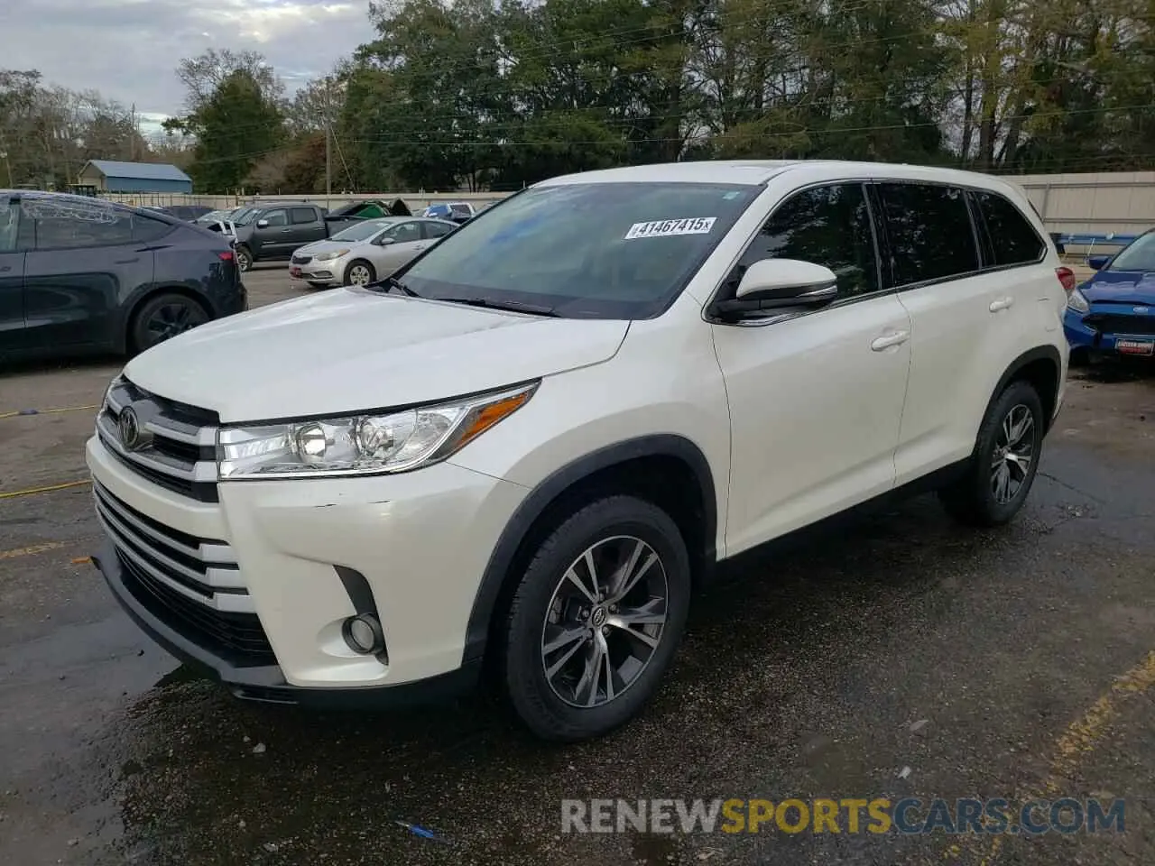 1 Photograph of a damaged car 5TDZZRFH0KS348878 TOYOTA HIGHLANDER 2019
