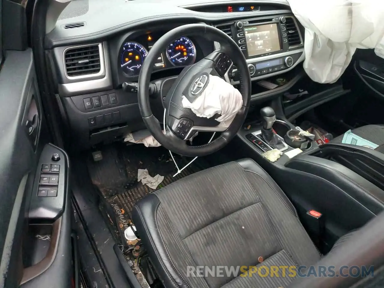 8 Photograph of a damaged car 5TDZZRFH1KS301259 TOYOTA HIGHLANDER 2019