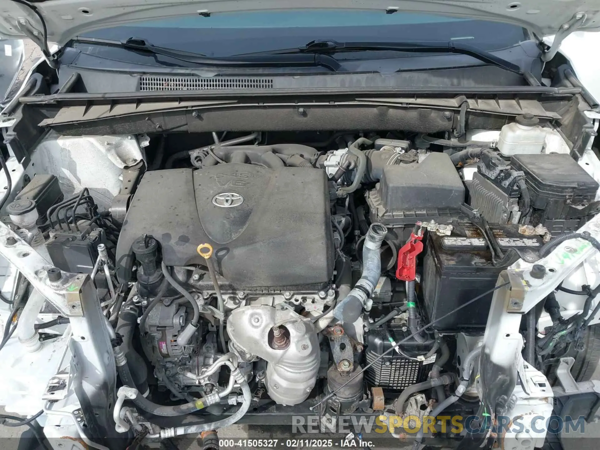 10 Photograph of a damaged car 5TDZZRFH1KS310236 TOYOTA HIGHLANDER 2019