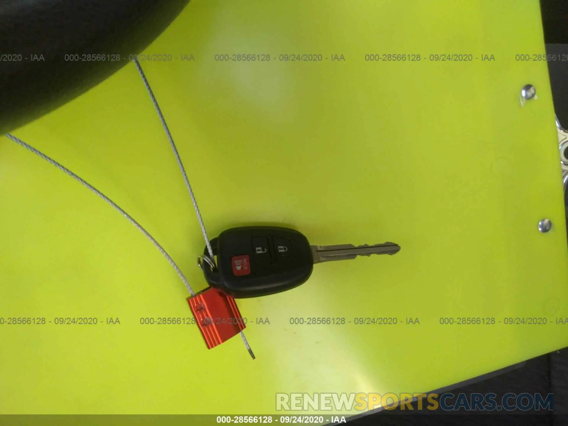 11 Photograph of a damaged car 5TDZZRFH1KS343477 TOYOTA HIGHLANDER 2019