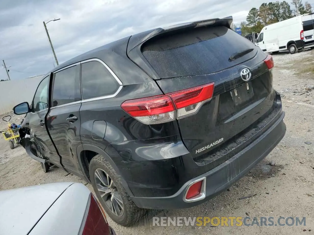 2 Photograph of a damaged car 5TDZZRFH1KS355385 TOYOTA HIGHLANDER 2019