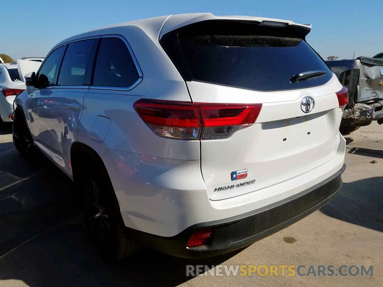 3 Photograph of a damaged car 5TDZZRFH2KS294192 TOYOTA HIGHLANDER 2019