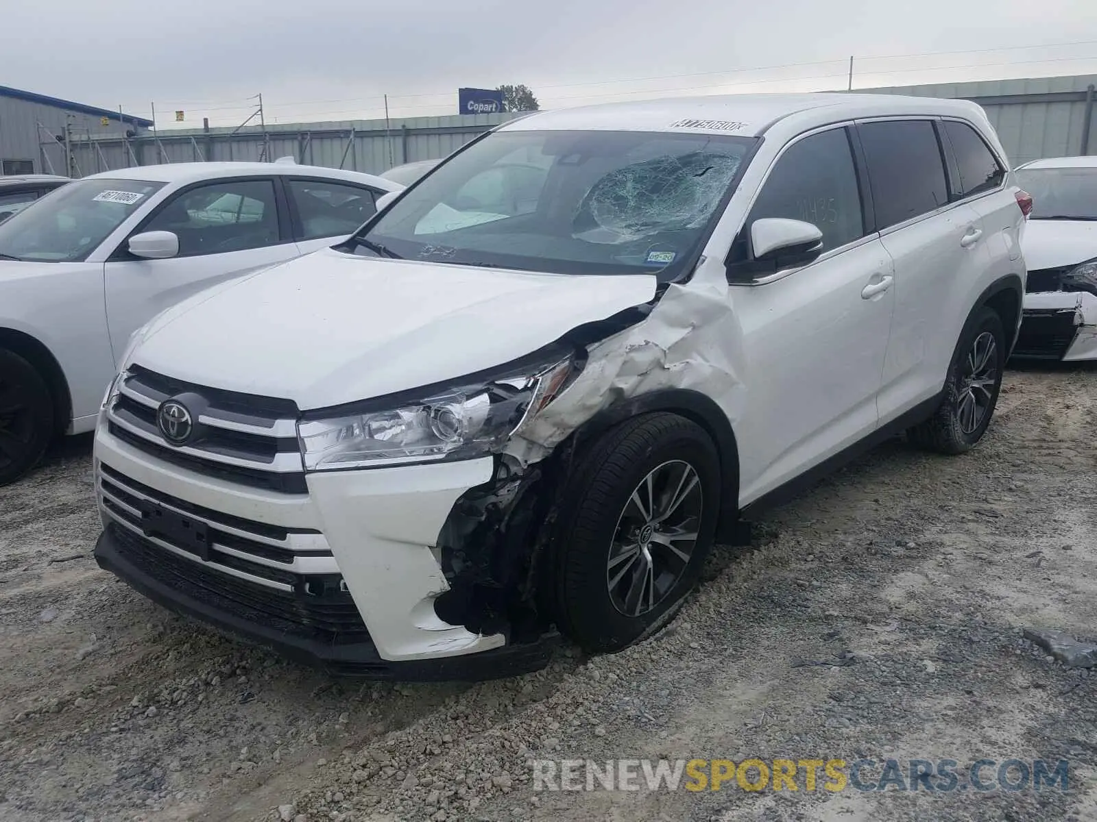 2 Photograph of a damaged car 5TDZZRFH2KS296380 TOYOTA HIGHLANDER 2019