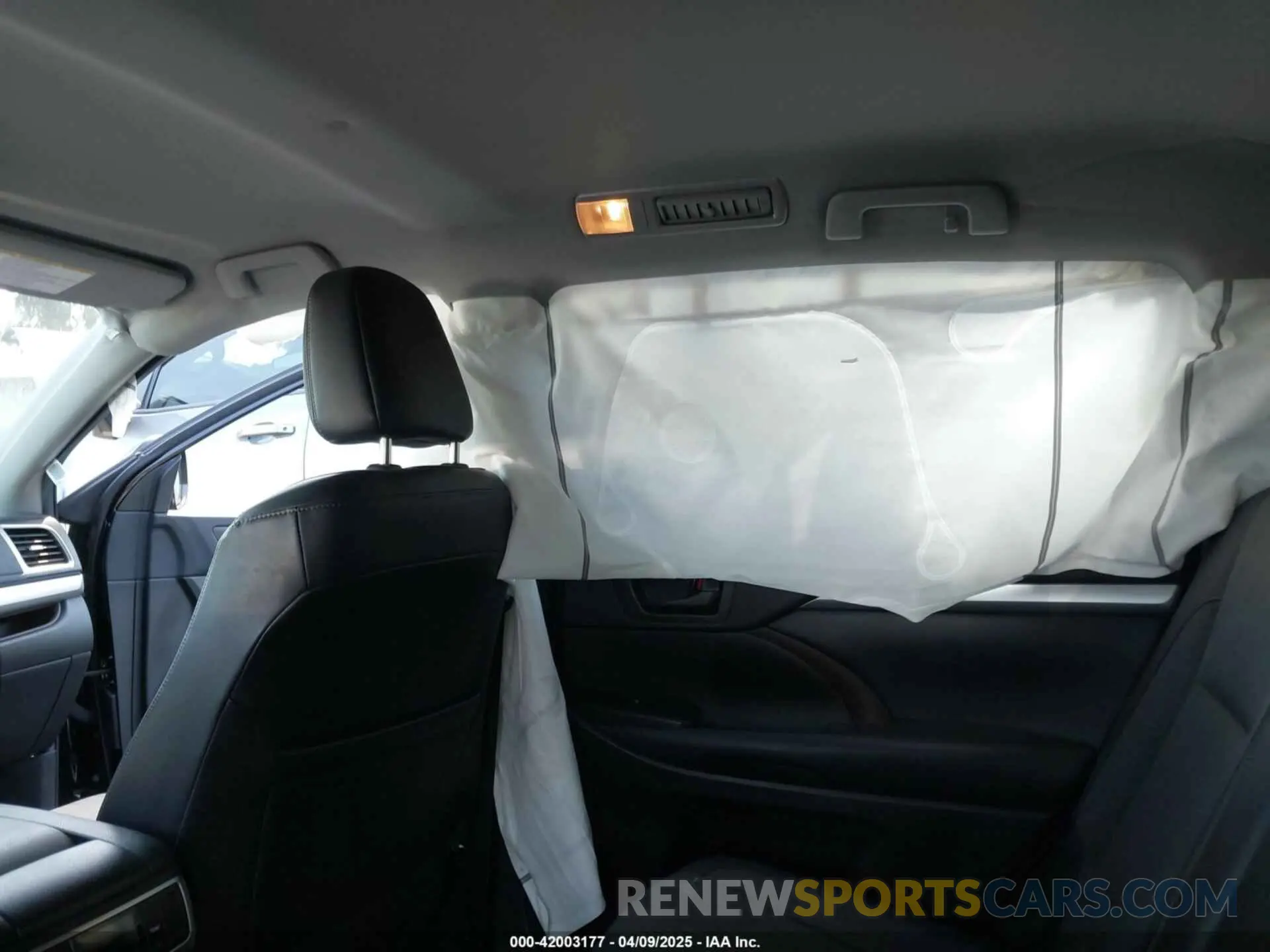 19 Фотография поврежденного автомобиля 5TDZZRFH2KS300573 TOYOTA HIGHLANDER 2019