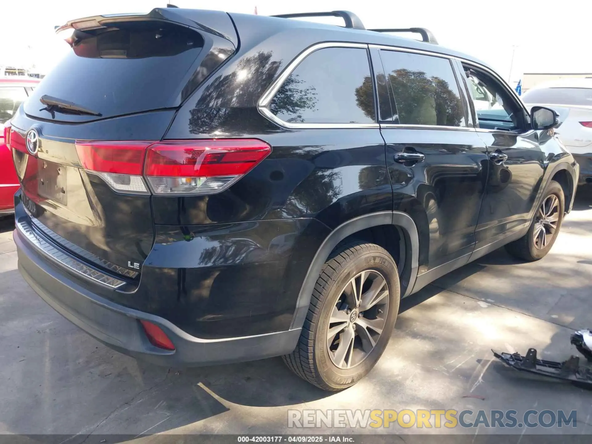 4 Фотография поврежденного автомобиля 5TDZZRFH2KS300573 TOYOTA HIGHLANDER 2019