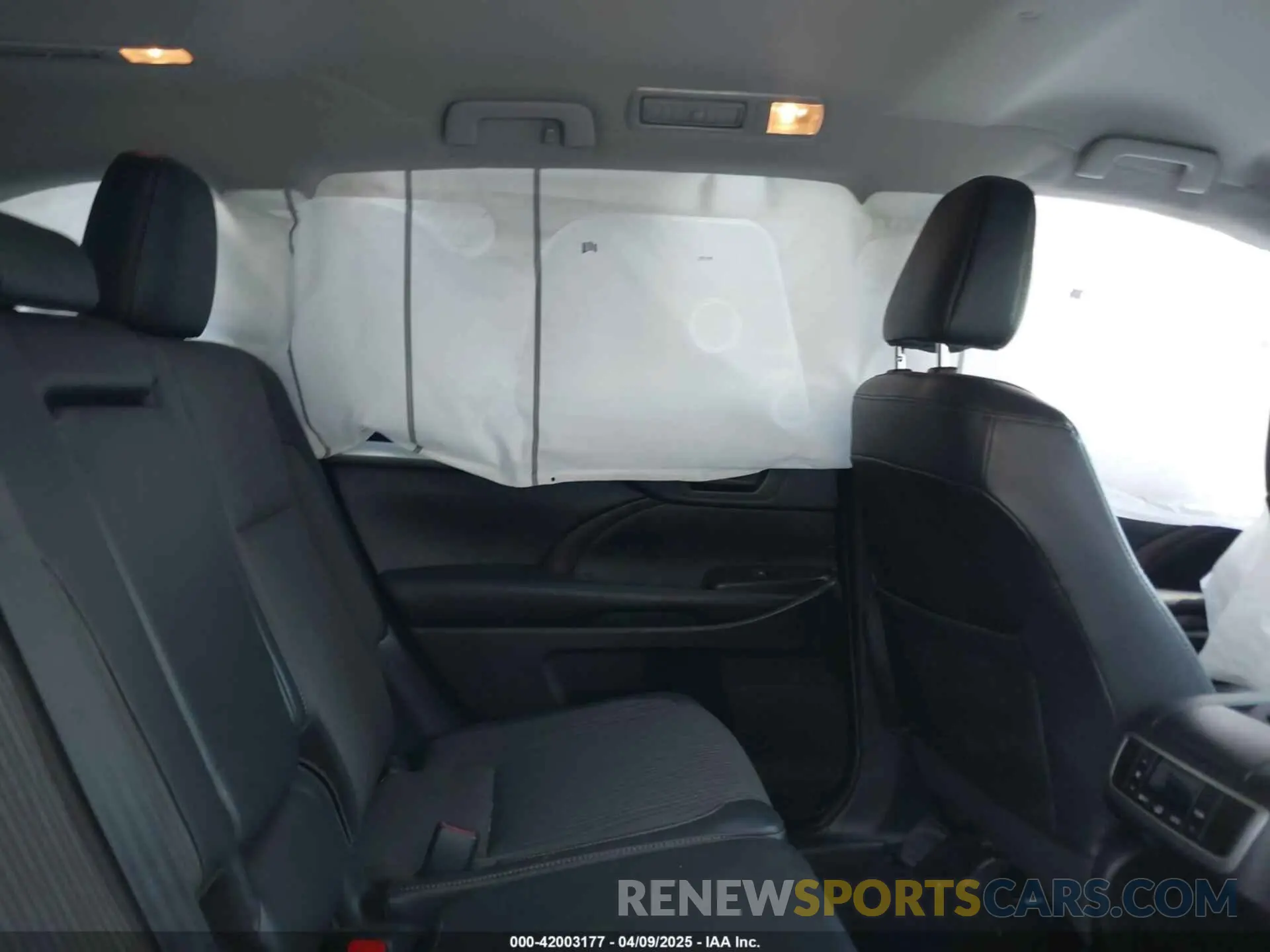 8 Фотография поврежденного автомобиля 5TDZZRFH2KS300573 TOYOTA HIGHLANDER 2019