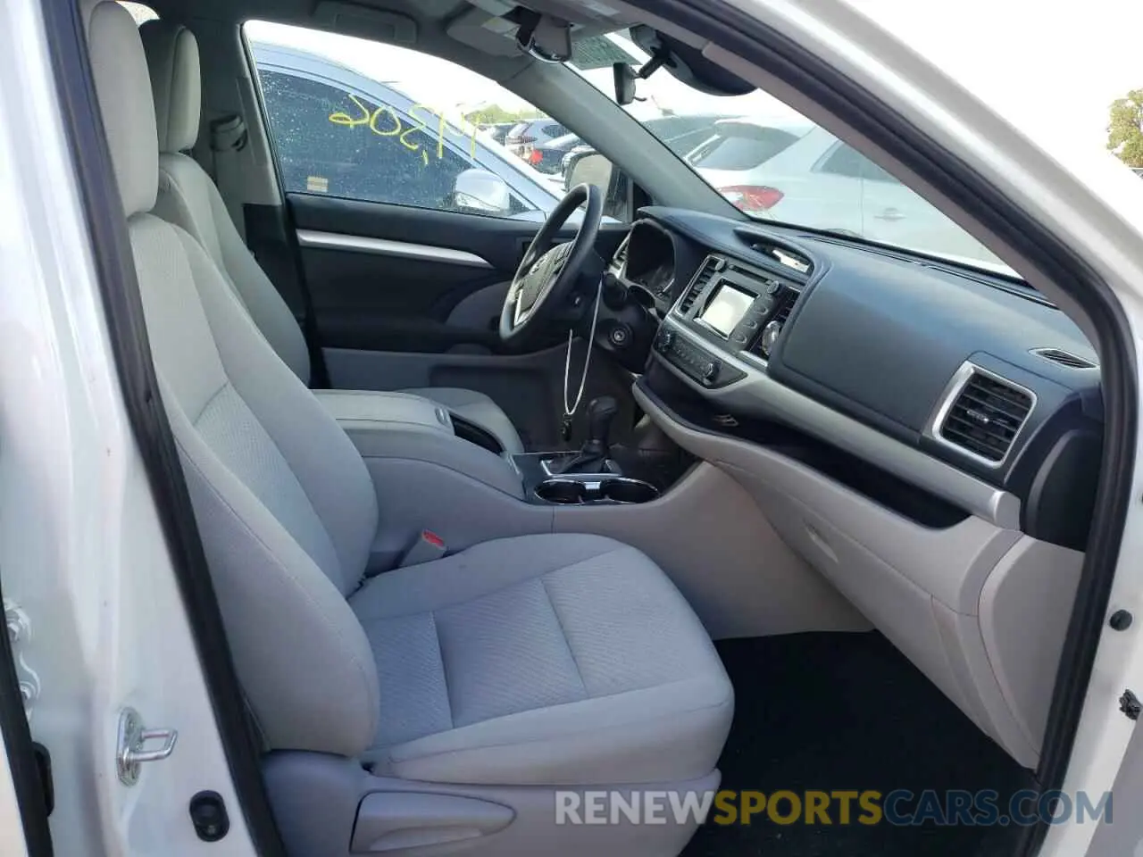 5 Фотография поврежденного автомобиля 5TDZZRFH2KS302291 TOYOTA HIGHLANDER 2019