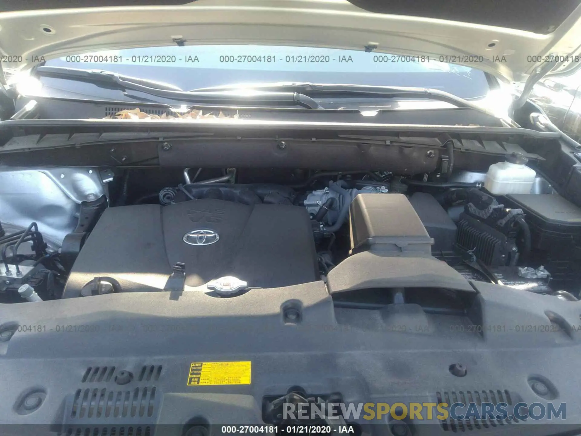 10 Photograph of a damaged car 5TDZZRFH2KS320905 TOYOTA HIGHLANDER 2019