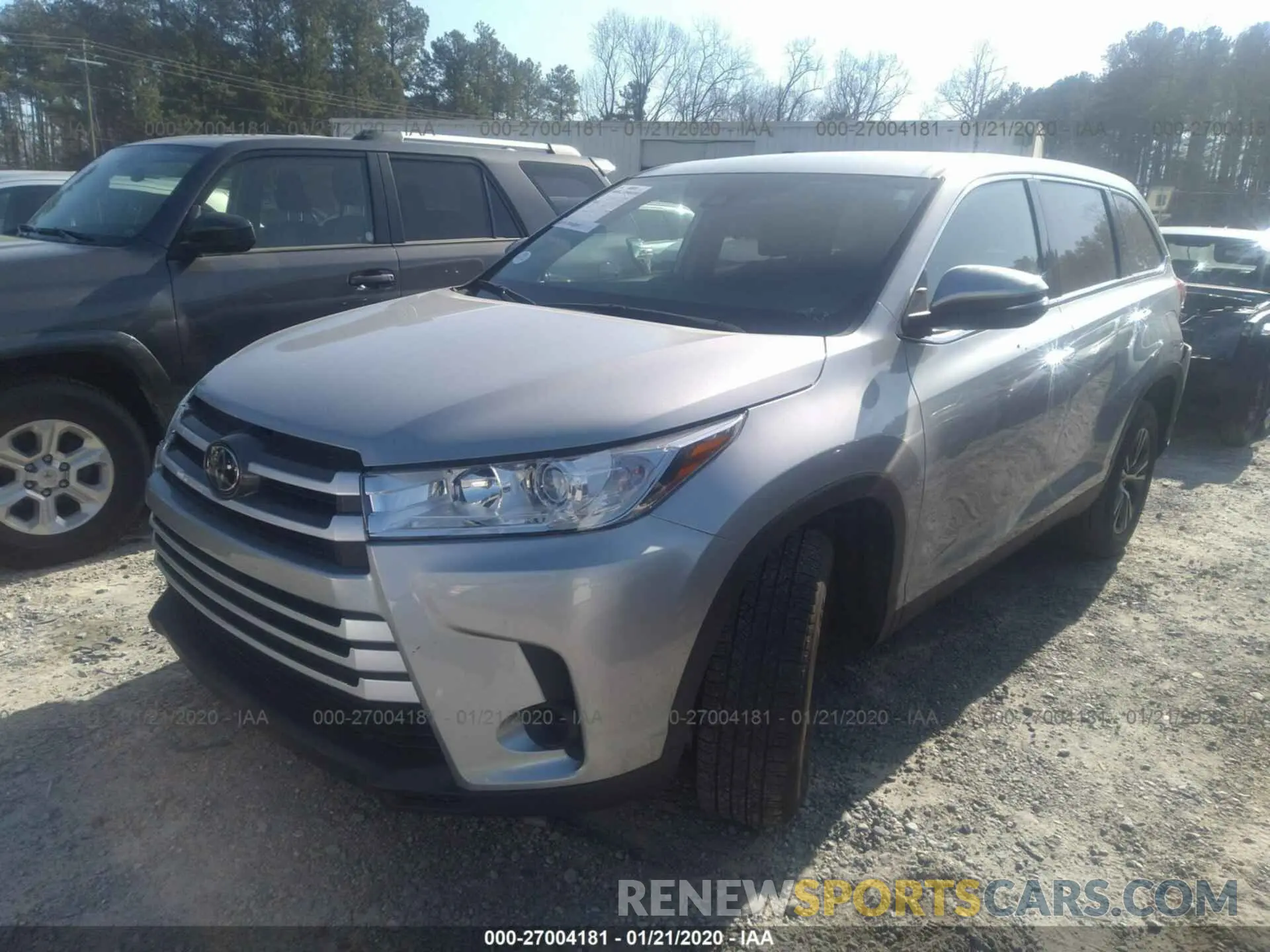 2 Photograph of a damaged car 5TDZZRFH2KS320905 TOYOTA HIGHLANDER 2019