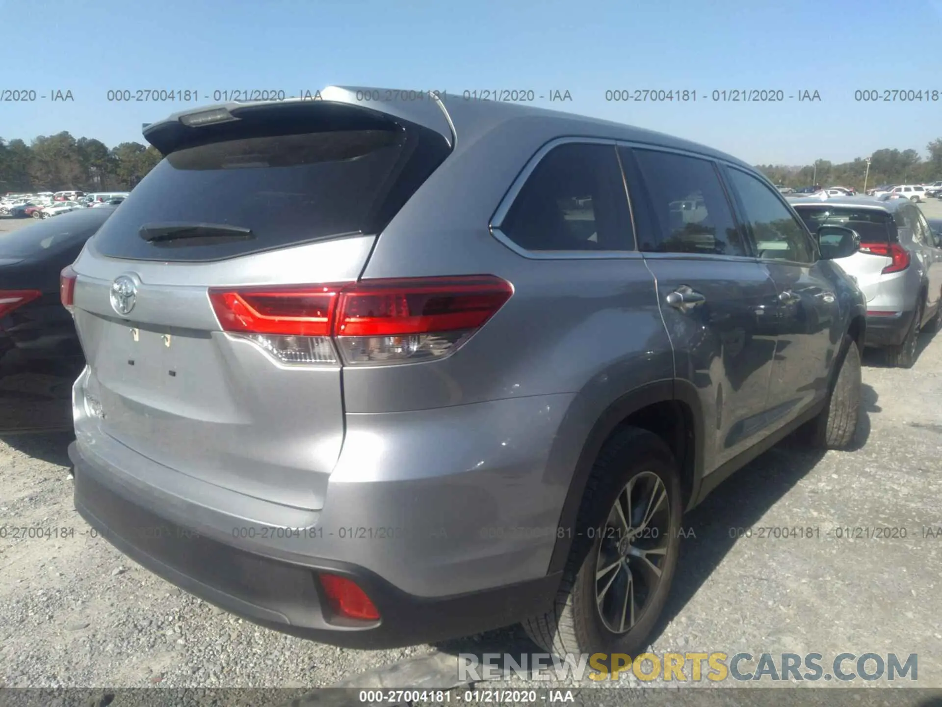 4 Photograph of a damaged car 5TDZZRFH2KS320905 TOYOTA HIGHLANDER 2019