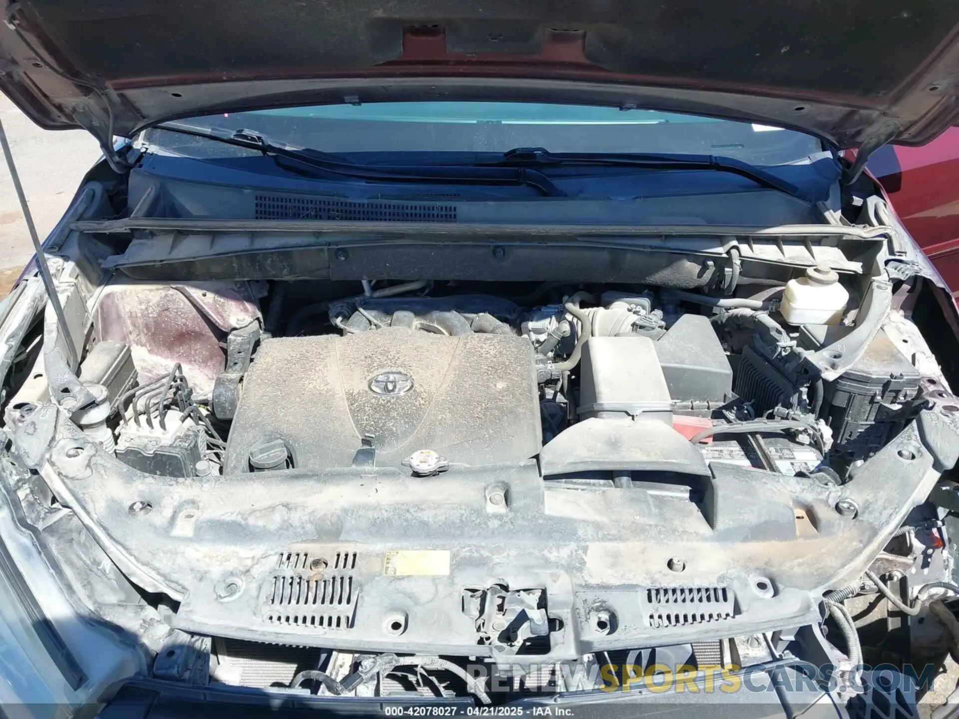 10 Photograph of a damaged car 5TDZZRFH2KS336361 TOYOTA HIGHLANDER 2019