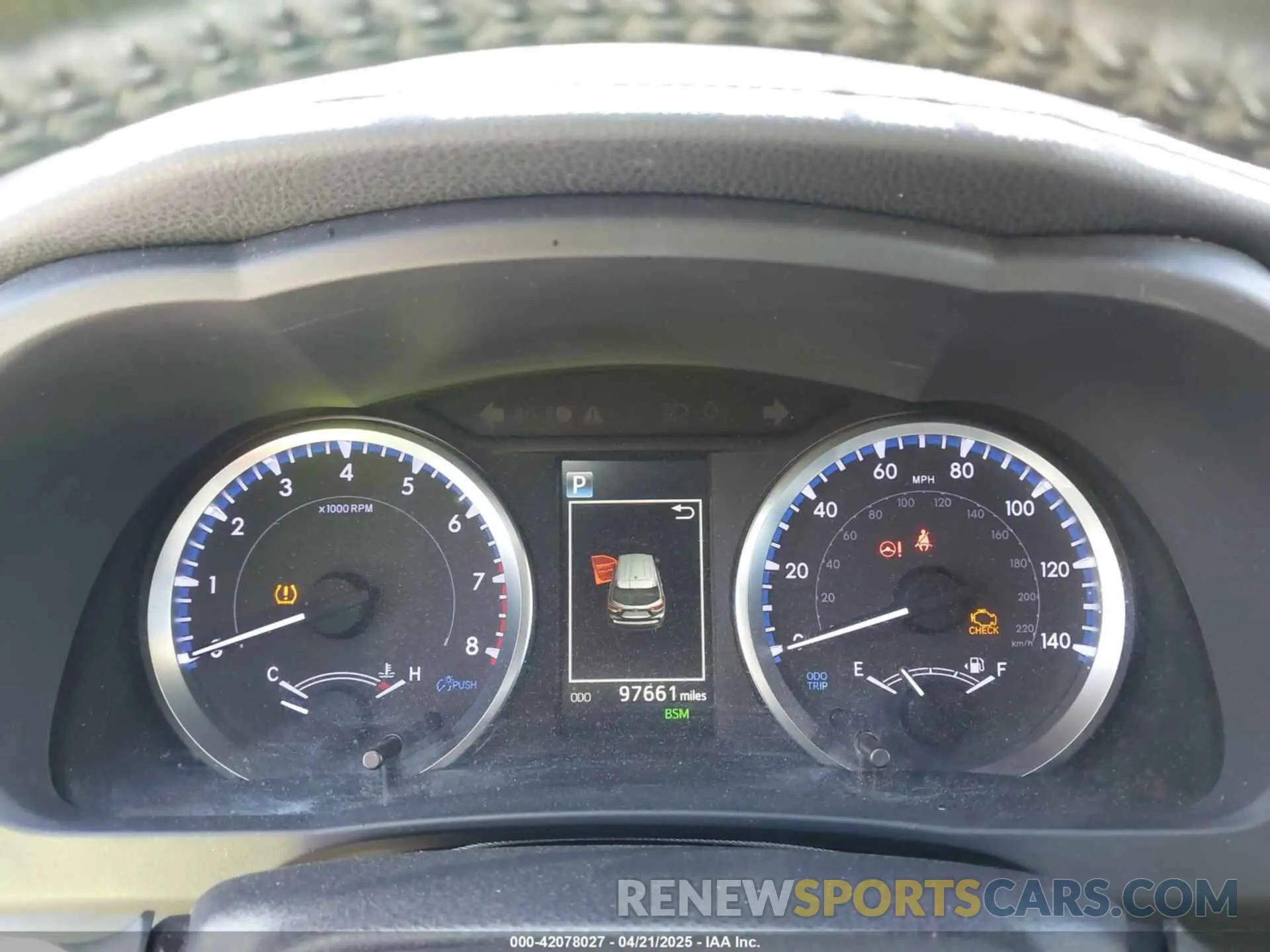 7 Photograph of a damaged car 5TDZZRFH2KS336361 TOYOTA HIGHLANDER 2019