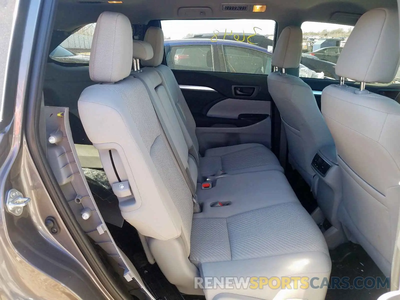 6 Photograph of a damaged car 5TDZZRFH2KS349238 TOYOTA HIGHLANDER 2019