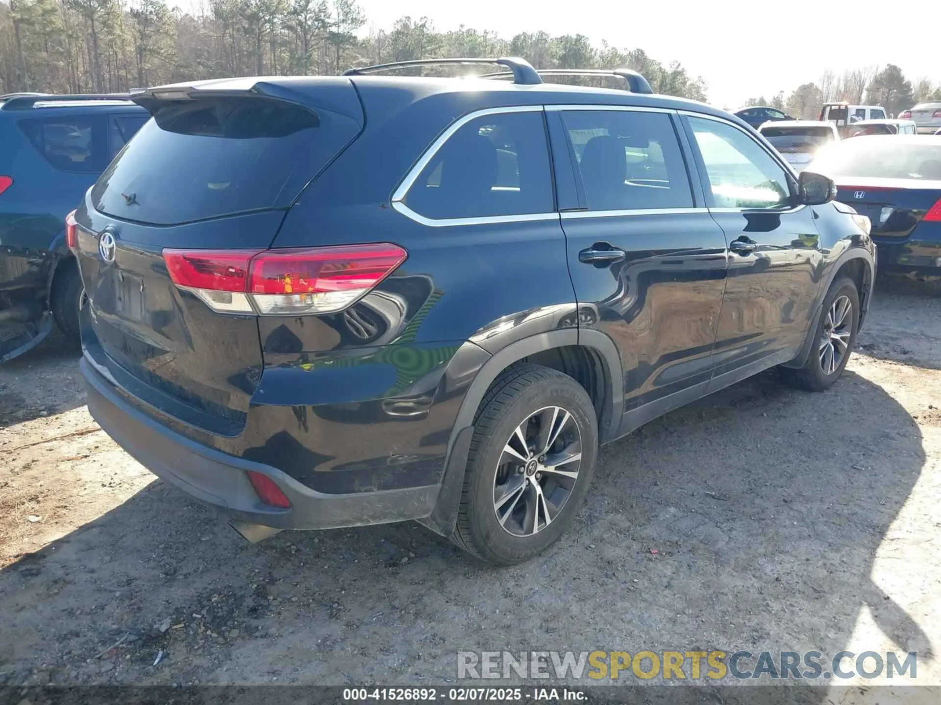 4 Фотография поврежденного автомобиля 5TDZZRFH3KS295920 TOYOTA HIGHLANDER 2019