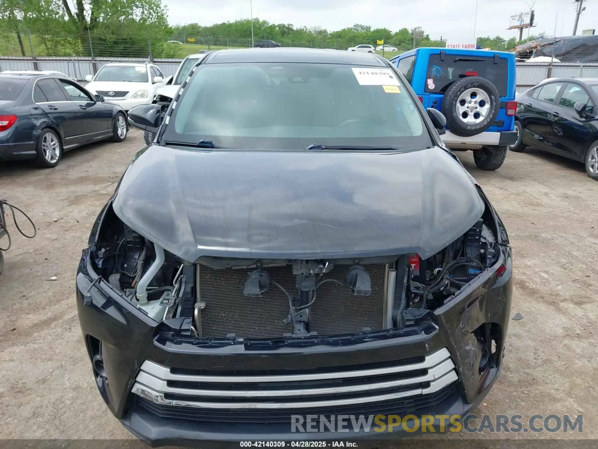 13 Фотография поврежденного автомобиля 5TDZZRFH3KS313011 TOYOTA HIGHLANDER 2019
