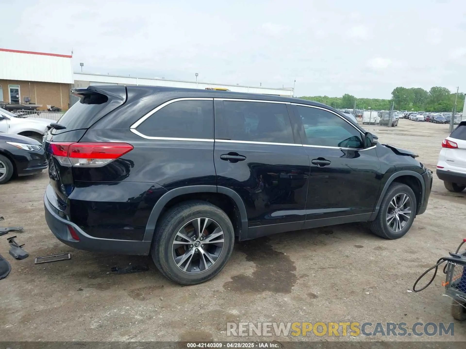14 Фотография поврежденного автомобиля 5TDZZRFH3KS313011 TOYOTA HIGHLANDER 2019
