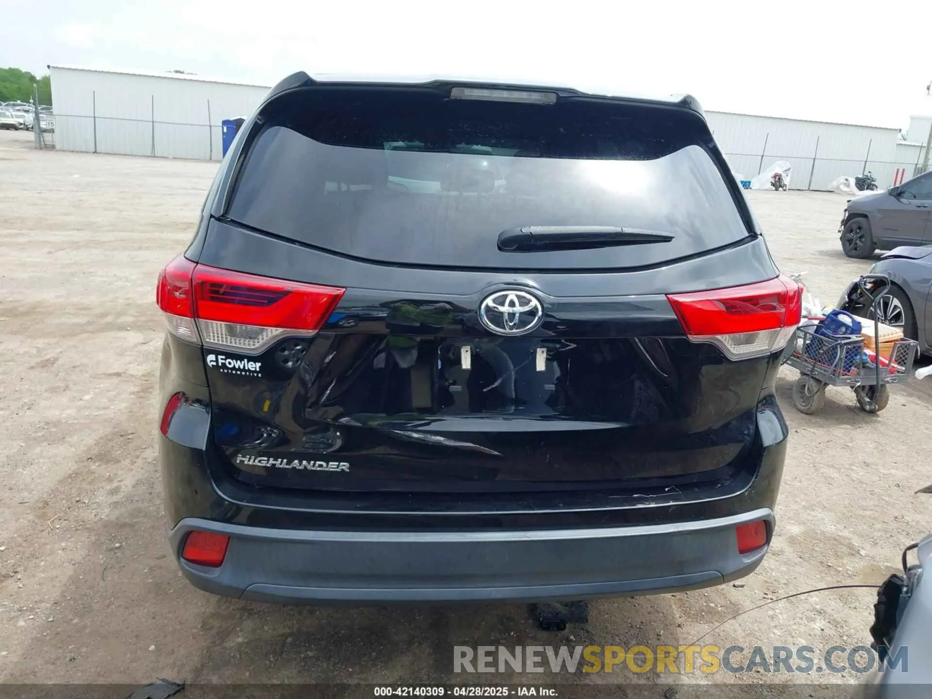 17 Фотография поврежденного автомобиля 5TDZZRFH3KS313011 TOYOTA HIGHLANDER 2019