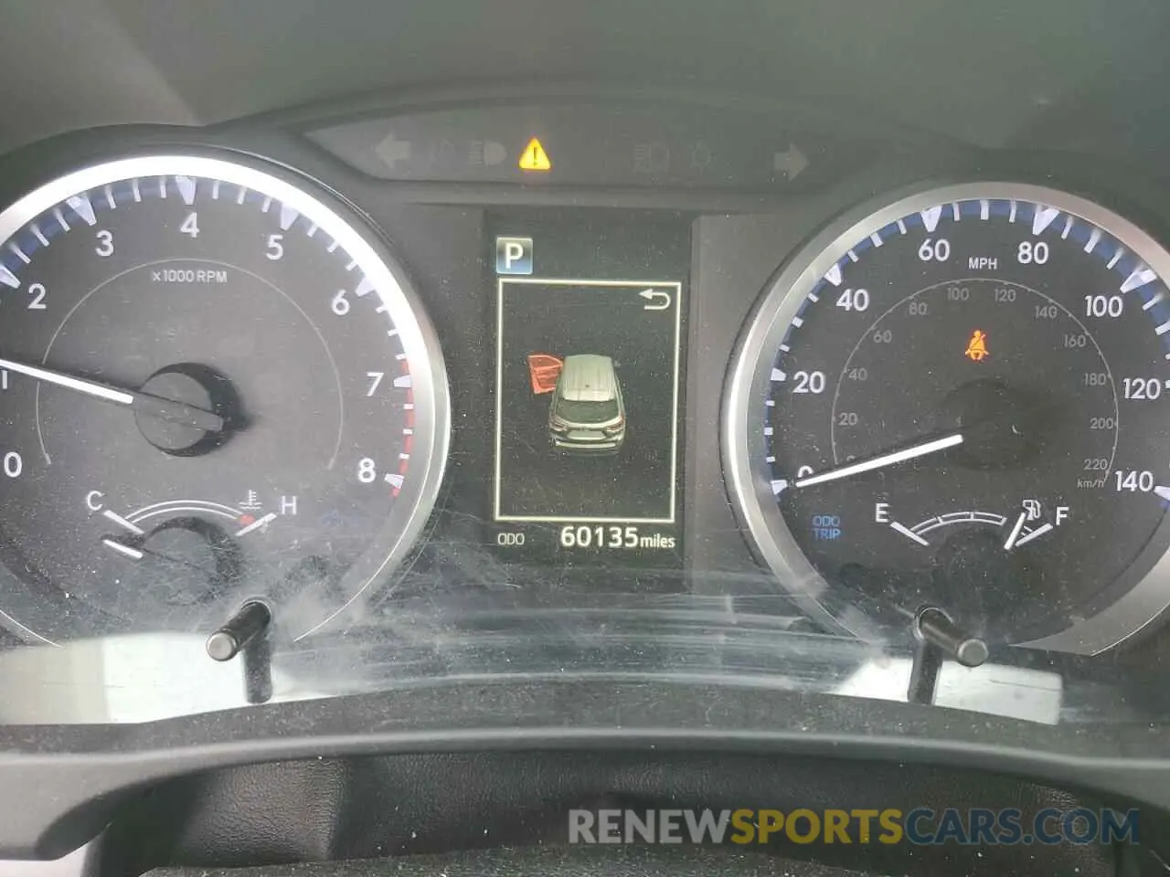 9 Photograph of a damaged car 5TDZZRFH3KS356733 TOYOTA HIGHLANDER 2019