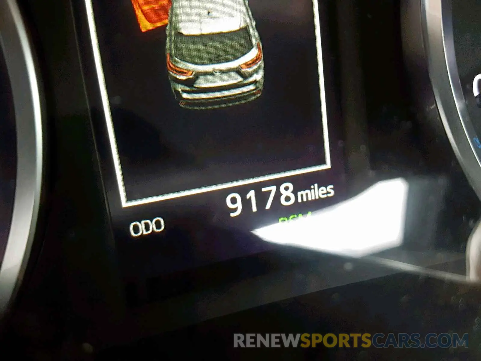 8 Photograph of a damaged car 5TDZZRFH4KS293996 TOYOTA HIGHLANDER 2019