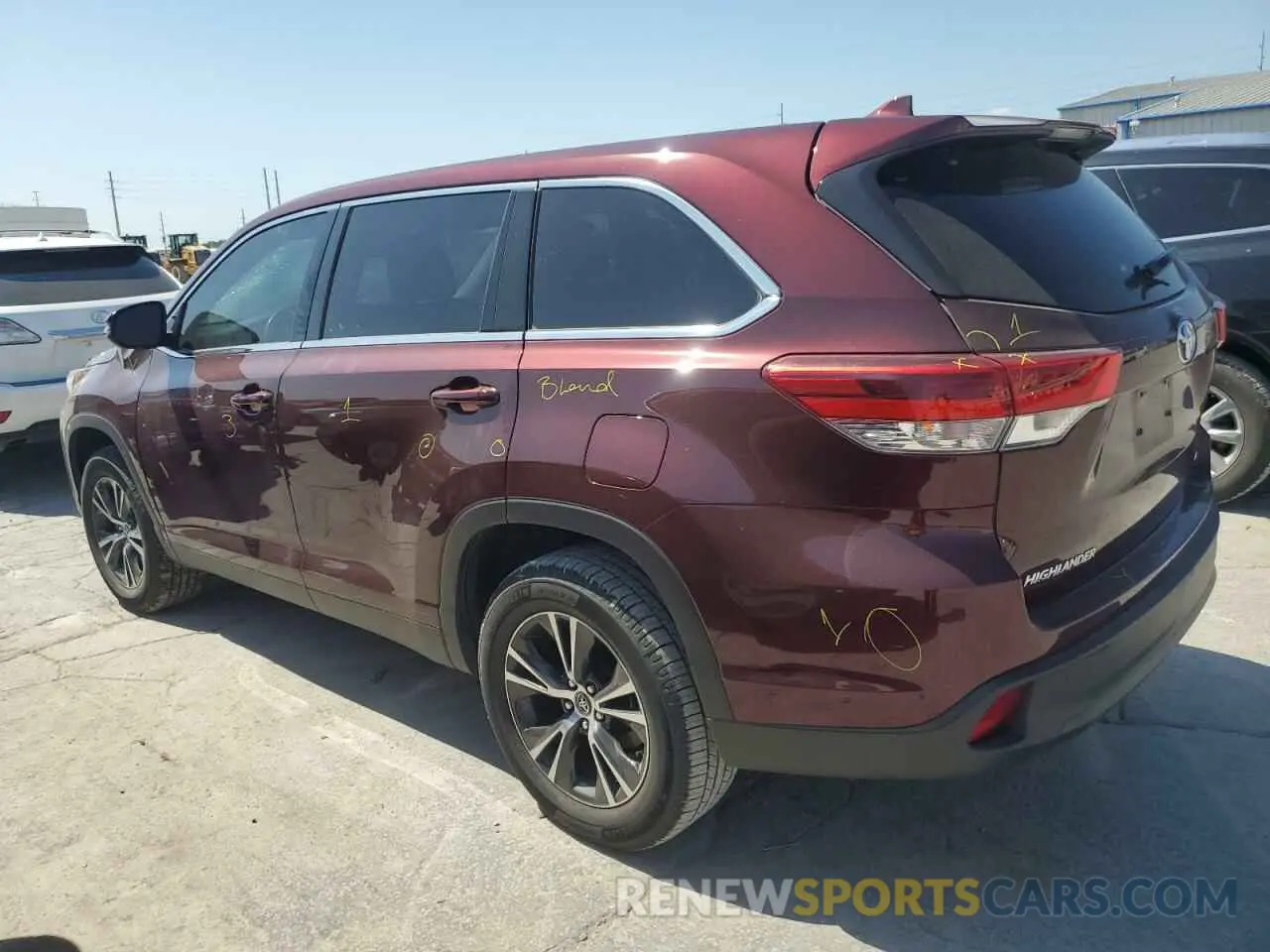 2 Photograph of a damaged car 5TDZZRFH4KS305161 TOYOTA HIGHLANDER 2019