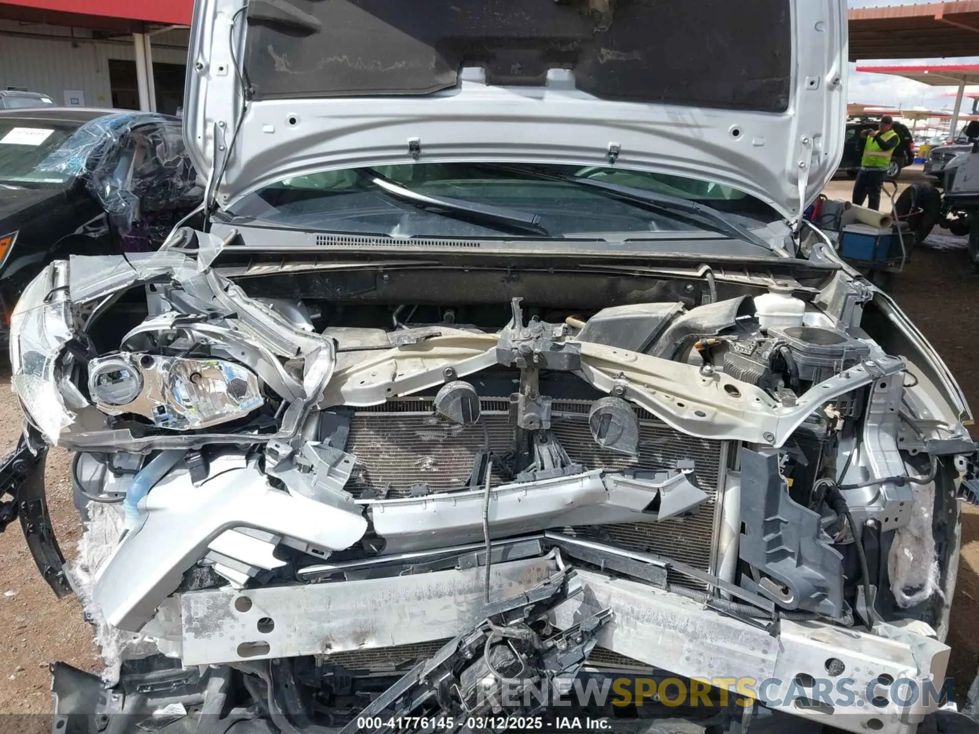 10 Photograph of a damaged car 5TDZZRFH4KS314023 TOYOTA HIGHLANDER 2019