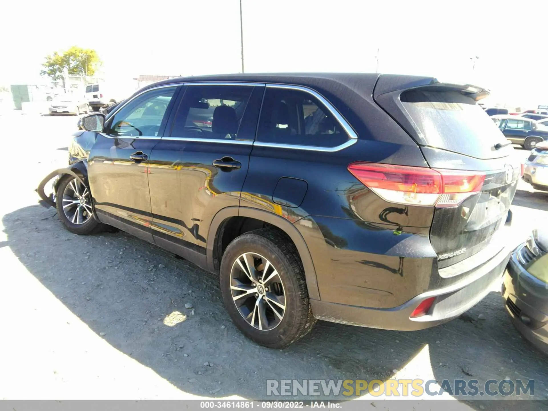 3 Photograph of a damaged car 5TDZZRFH4KS319450 TOYOTA HIGHLANDER 2019