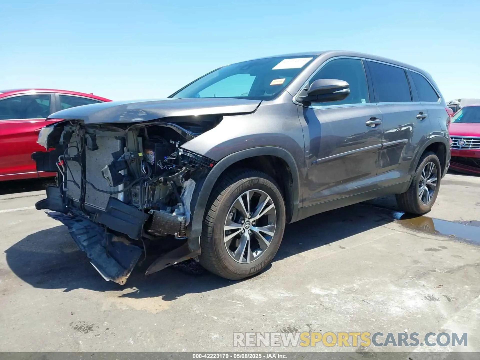 2 Фотография поврежденного автомобиля 5TDZZRFH4KS335955 TOYOTA HIGHLANDER 2019