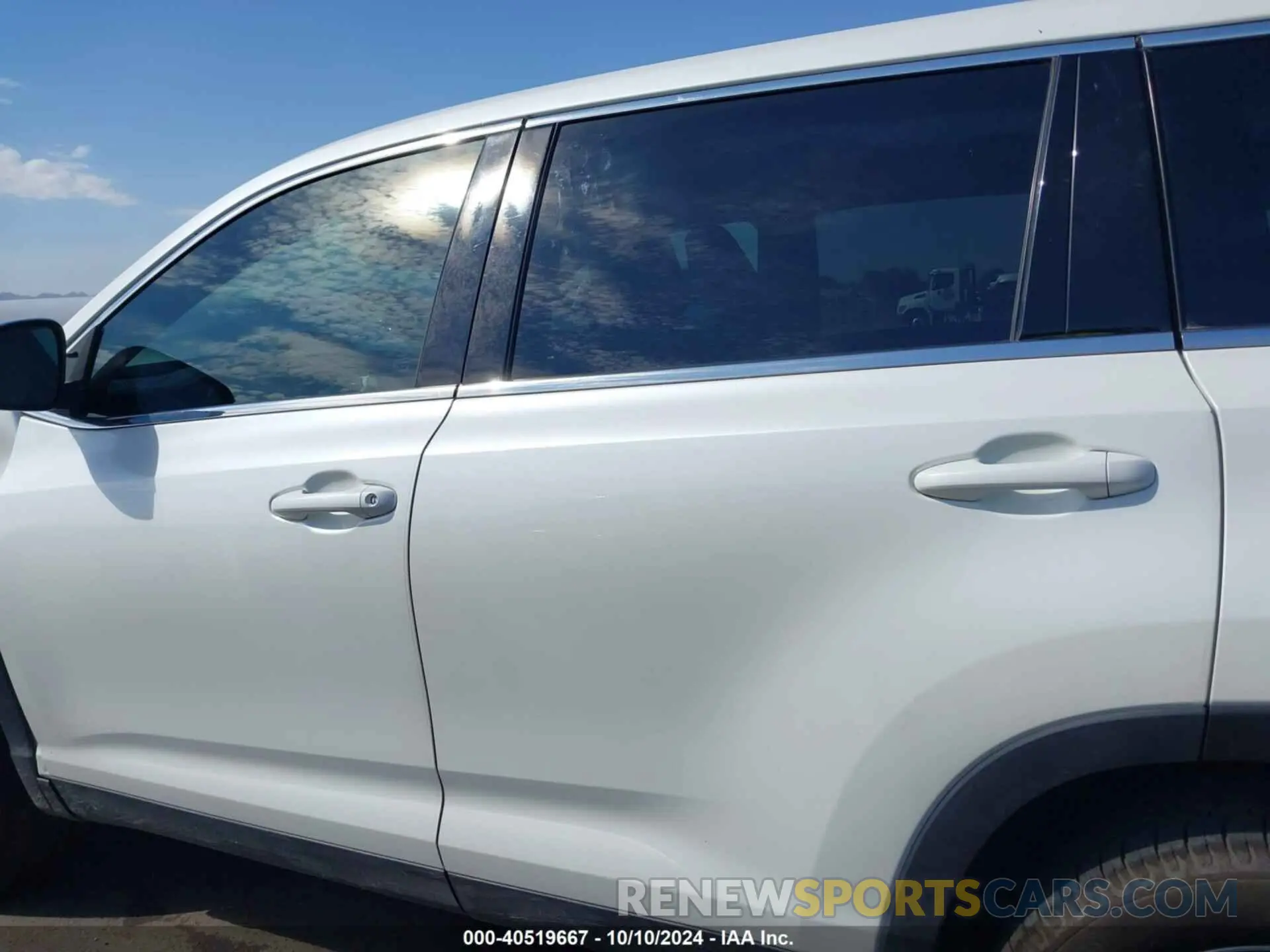 14 Фотография поврежденного автомобиля 5TDZZRFH4KS366848 TOYOTA HIGHLANDER 2019