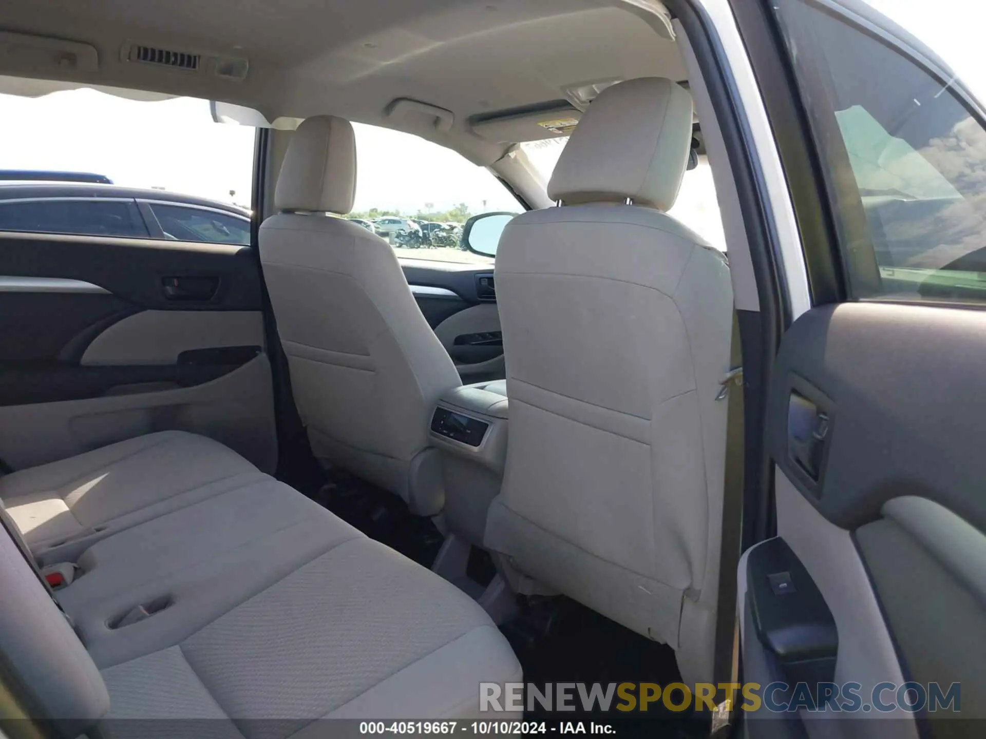 8 Фотография поврежденного автомобиля 5TDZZRFH4KS366848 TOYOTA HIGHLANDER 2019