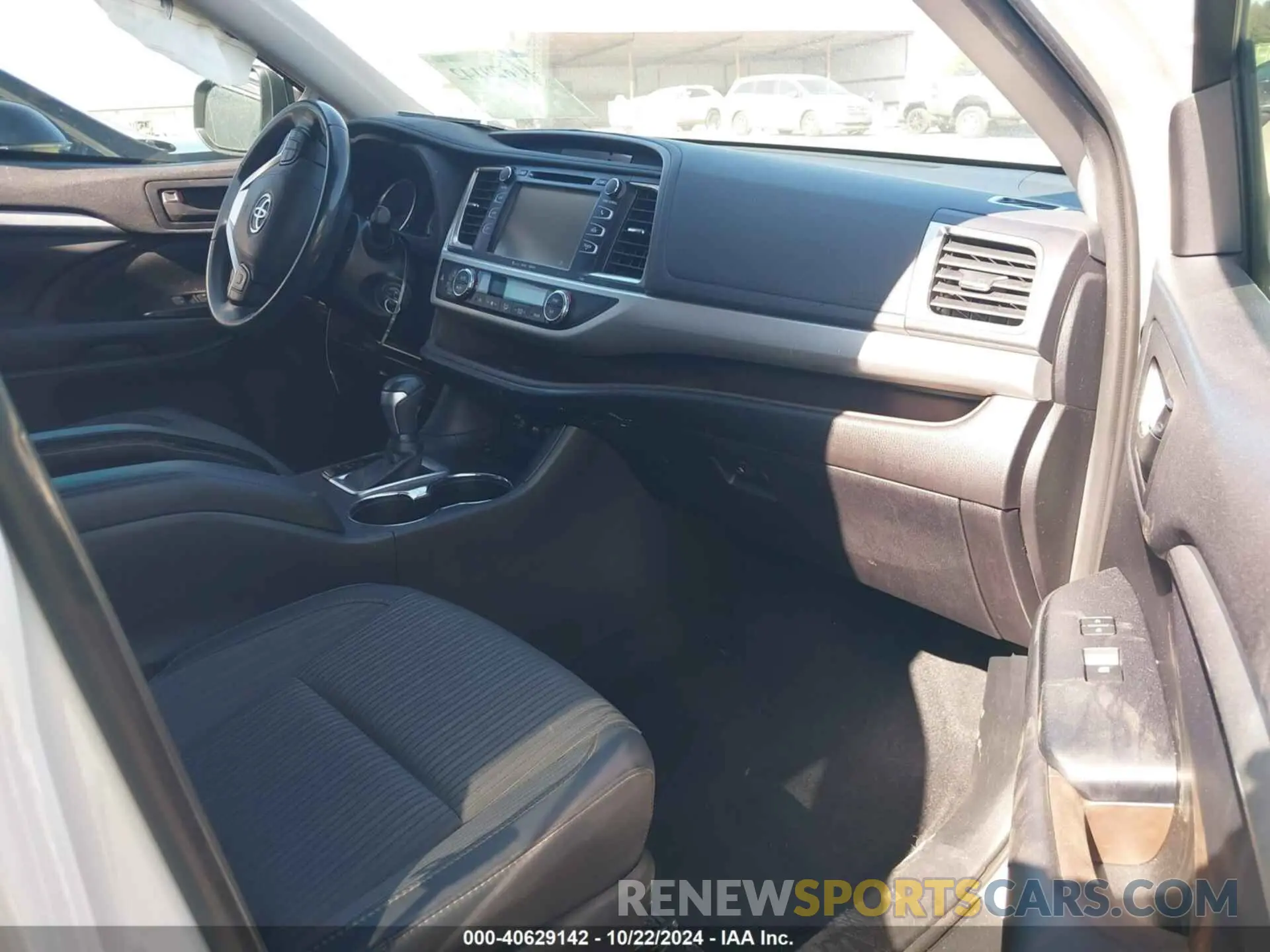 5 Фотография поврежденного автомобиля 5TDZZRFH5KS316122 TOYOTA HIGHLANDER 2019