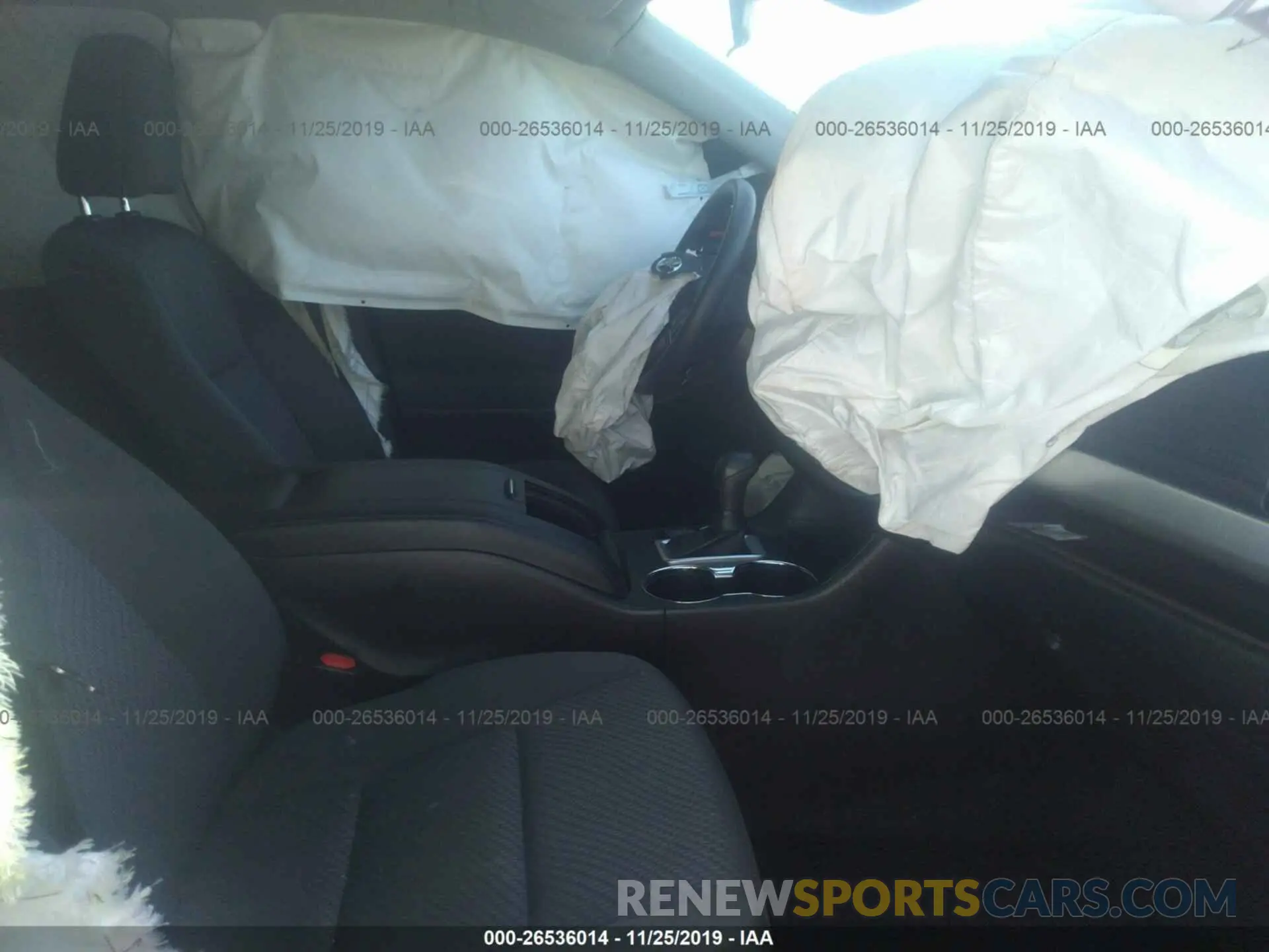 5 Photograph of a damaged car 5TDZZRFH5KS333101 TOYOTA HIGHLANDER 2019