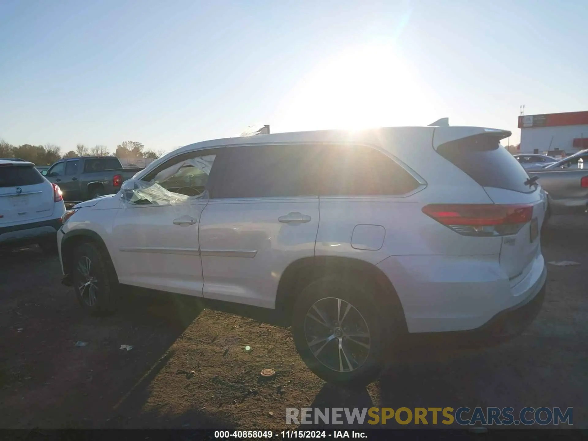 14 Photograph of a damaged car 5TDZZRFH5KS365353 TOYOTA HIGHLANDER 2019