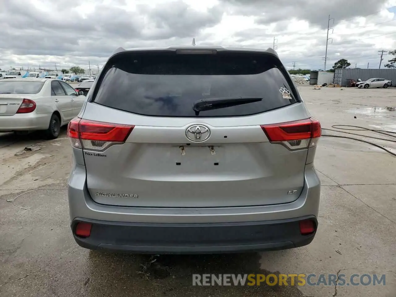 6 Photograph of a damaged car 5TDZZRFH6KS297578 TOYOTA HIGHLANDER 2019