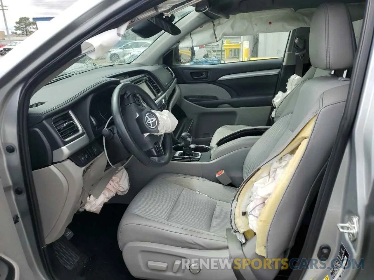 7 Photograph of a damaged car 5TDZZRFH6KS297578 TOYOTA HIGHLANDER 2019