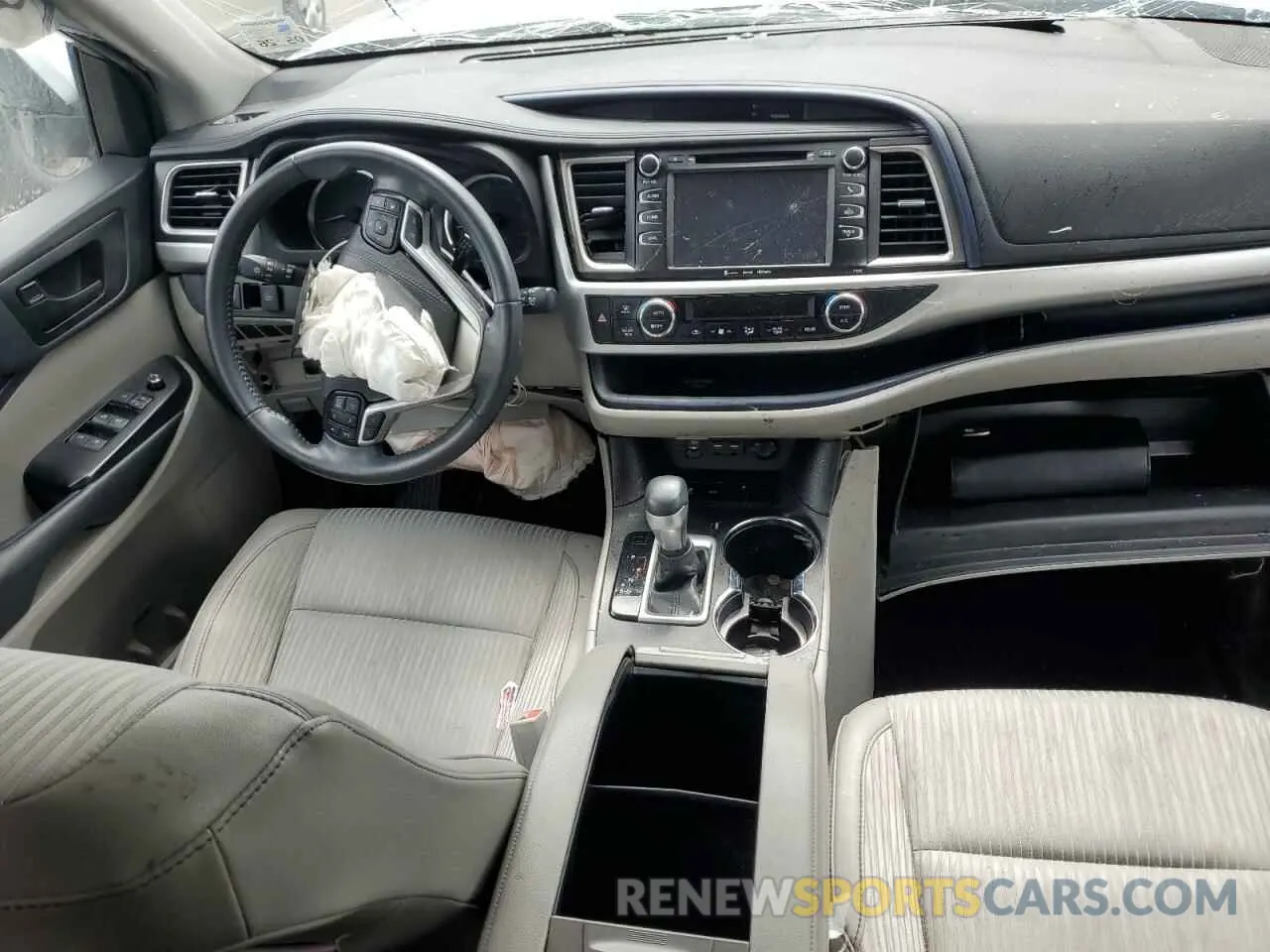 8 Photograph of a damaged car 5TDZZRFH6KS297578 TOYOTA HIGHLANDER 2019