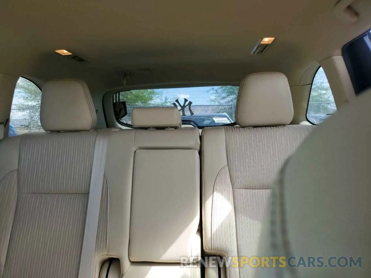 10 Фотография поврежденного автомобиля 5TDZZRFH6KS305436 TOYOTA HIGHLANDER 2019