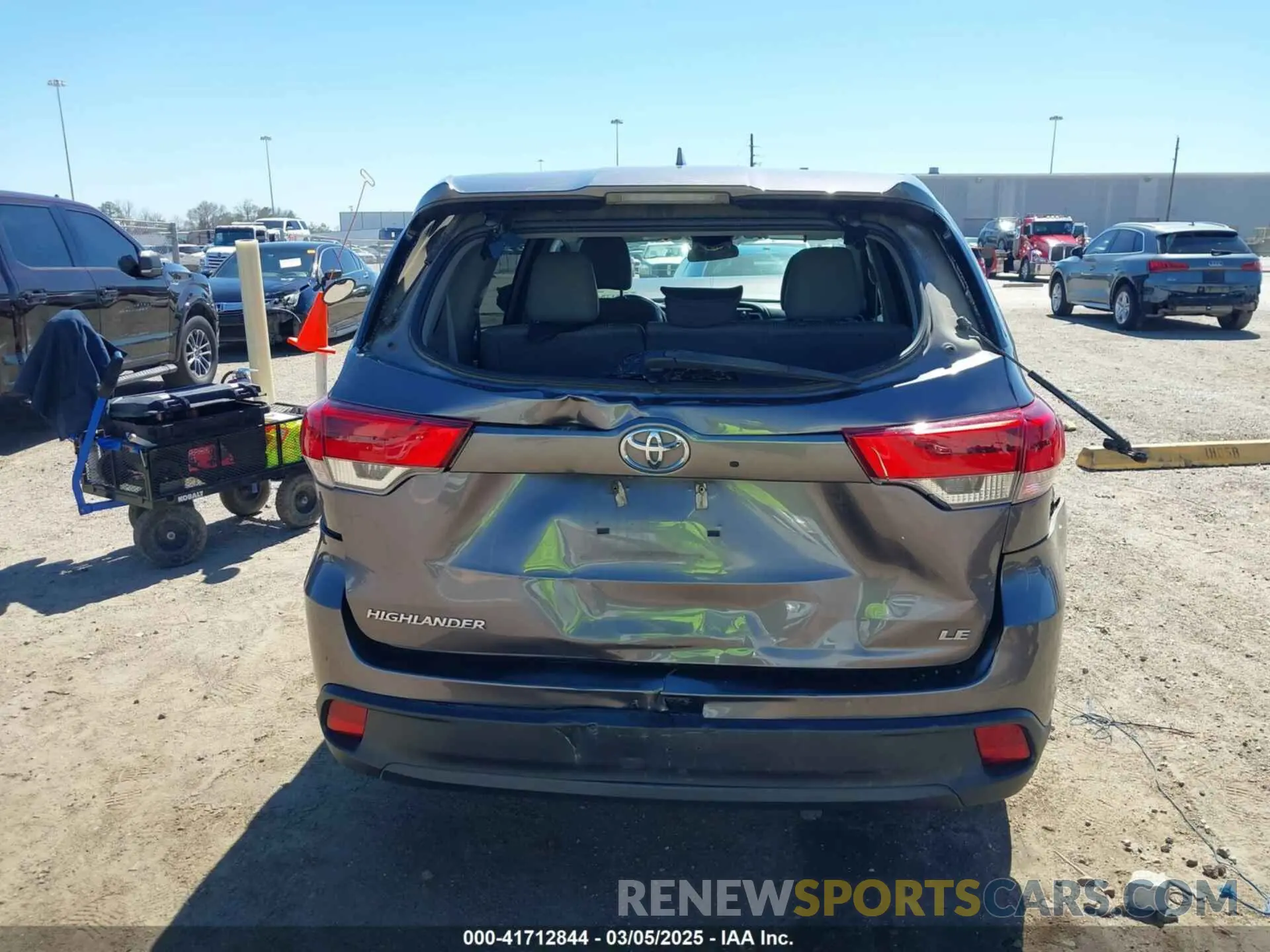 16 Photograph of a damaged car 5TDZZRFH6KS306098 TOYOTA HIGHLANDER 2019