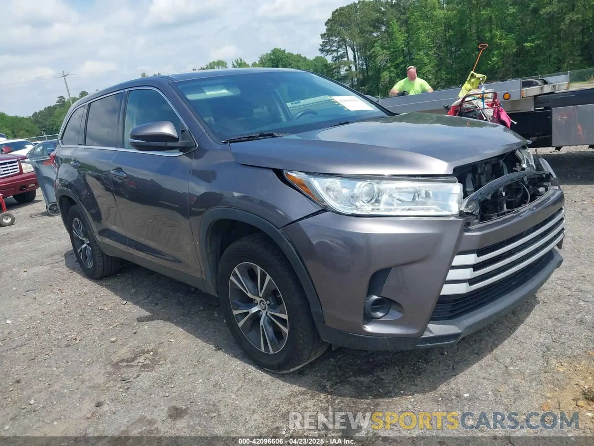 1 Фотография поврежденного автомобиля 5TDZZRFH6KS319028 TOYOTA HIGHLANDER 2019