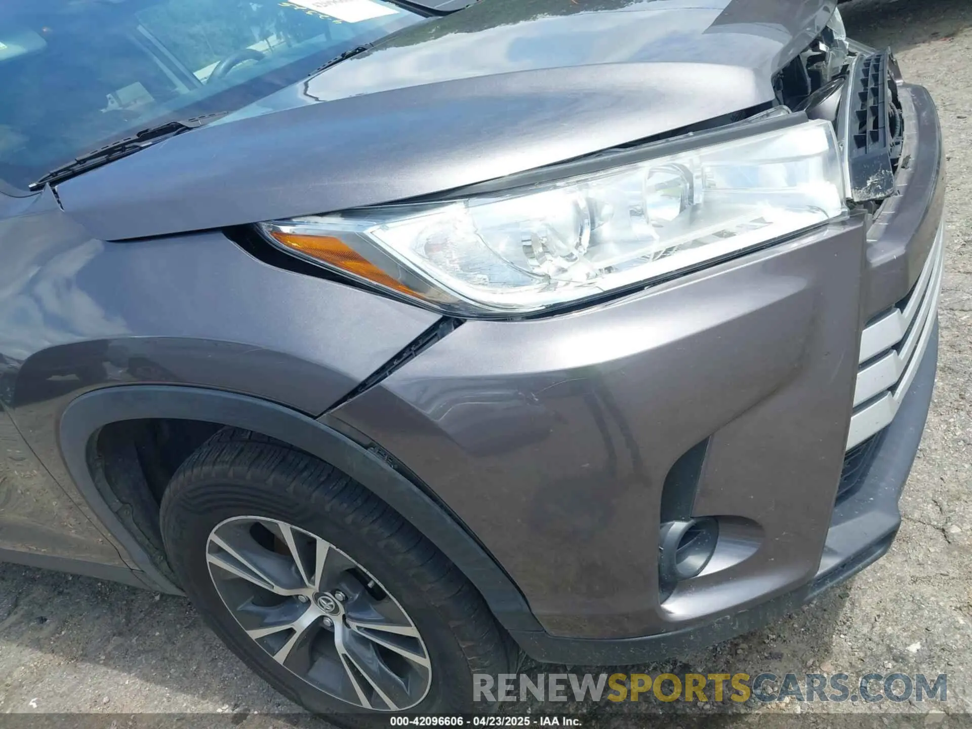 18 Фотография поврежденного автомобиля 5TDZZRFH6KS319028 TOYOTA HIGHLANDER 2019